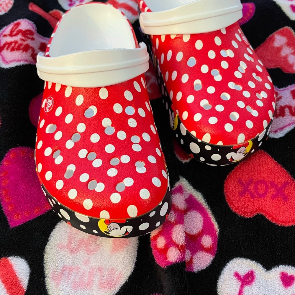 COPY - Crocs Disney Minnie Mouse. Size 8